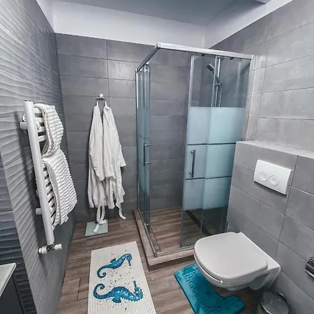 Luxury V Mamaia