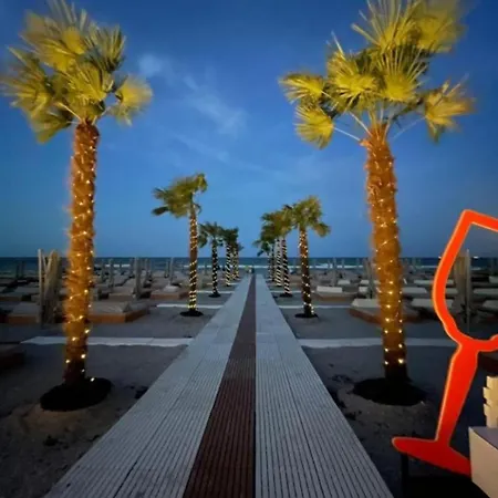 Luxury V * Mamaia
